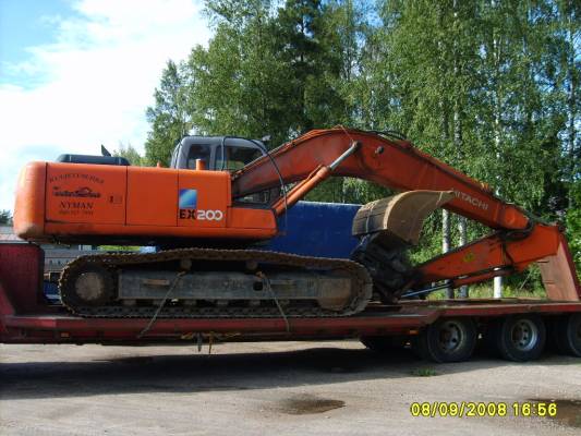 Kuljetusliike H Nyman Oy:n Hitachi telakaivinkone
Kuljetusliike H Nyman Oy:n Hitachi telakaivinkone.
Keywords: Nyman Hitachi