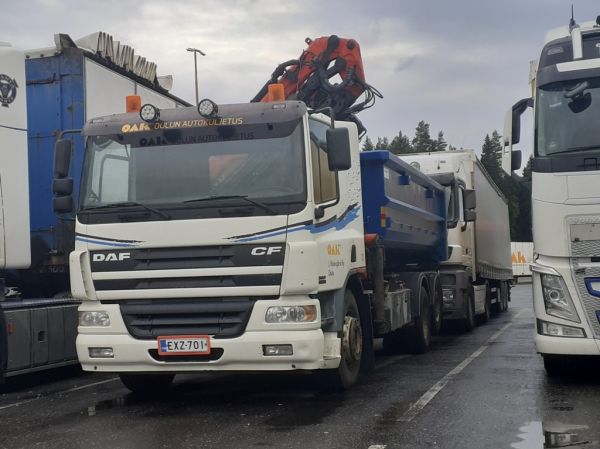 J Koivujärven DAF CF
Oulun Autokuljetuksen ajossa oleva J Koivujärvi Ky:n nosturilla varustettu DAF CF.
Avainsanat: OAK Koivujärvi DAF CF ABC Hirvaskangas 121