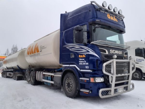 Ylävirran Kuljetuksen Scania R620
Oulun Autokuljetuksen ajossa oleva Ylävirran Kuljetus Oy:n Scania R620 säiliöyhdistelmä.
Avainsanat: OAK Ylävirran-Kuljetus Scania R620 183 Shell Hirvaskangas