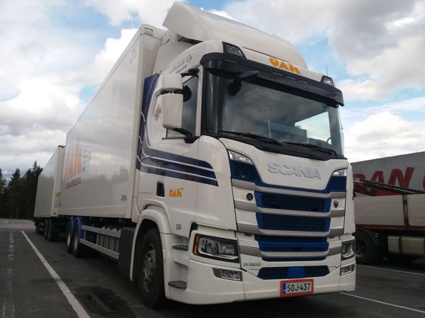 K Mäkelän Scania R500 
Oulun Autokuljetuksen ajossa oleva K Mäkelä Oy:n Scania R500 täysperävaunuyhdistelmä.
Avainsanat: K-Mäkelä OAK Scania R500 ABC Hirvaskangas 536