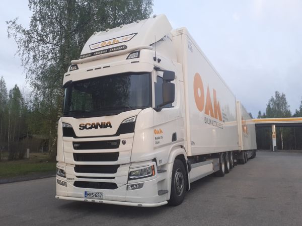 Klikkaa kuvaa nähdäksesi se täysikokoisena
==============
Riekin Scania 560R
Oulun Autokuljetus Oy:n ajossa oleva Riekki Oy:n Scania 560R täysperävaunuyhdistelmä.
Avainsanat: Riekki Oulun Autokuljetus OAK Scania ST1 Hirvaskangas 81 Riekin Scania 560R
Oulun Autokuljetus Oy:n ajossa oleva Riekki Oy:n Scania 560R täysperävaunuyhdistelmä.
Avainsanat: Riekki Oulun Autokuljetus OAK Scania ST1 Hirvaskangas 81