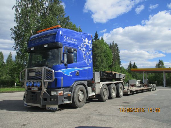 R&V Ojosen Scania 
R&V Ojosen Scania lavettiyhdistelmä.
Avainsanat: Ojonen Scania Shell Hirvaskangas