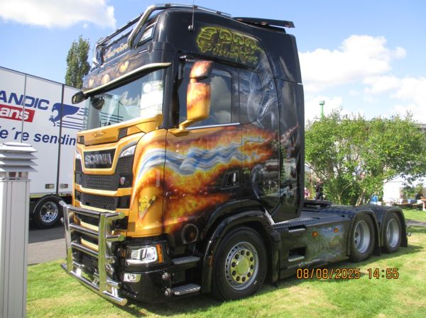 Öström Pro Transin Scania R580
Öström Pro Transin Scania R580 rekkaveturi.
Avainsanat: Öström ÖPT Scania R580 Alahärmä25