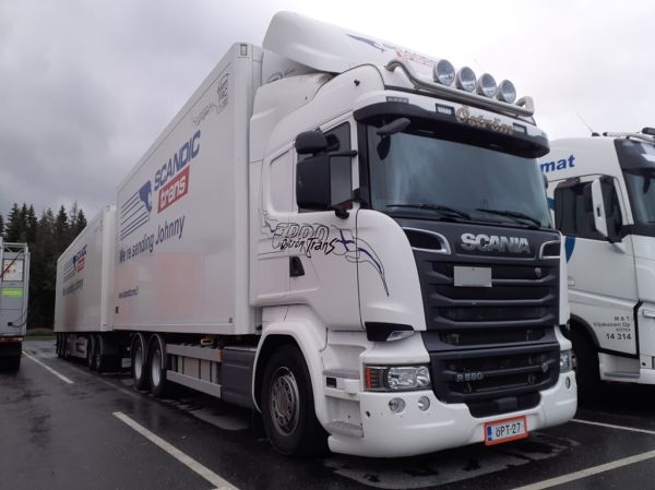 Öström Pro Transin Scania R580
Öström Pro Transin Scania R580 täysperävaunuyhdistelmä.
Avainsanat: Öström ÖPT Scandic-Trans Scania R580 ABC Hirvaskangas 27