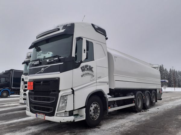 Oulun Säiliökuljetuksen Volvo FH540
Oulun Säiliökuljetus Oy:n Volvo FH540 säiliöauto.
Avainsanat: OSK Volvo FH540 ABC Hirvaskangas