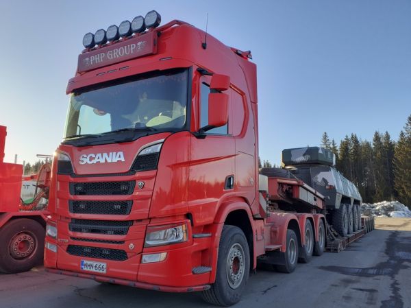 PHP Groupin Scania R770
Php Group Oy Ltd:n Scania R770 lavettiyhdistelmä.
Avainsanat: PHP-Group Scania R770 ABC Hirvaskangas