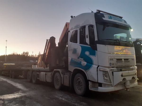 Klikkaa kuvaa nähdäksesi se täysikokoisena
==============
PS Nostopalvelun Volvo FH
PS Nostopalvelun nosturilla varustettu Volvo FH täysperävaunuyhdistelmä.
Avainsanat: PS-Nostopalvelu Volvo FH ST1 Hirvaskangas PS Nostopalvelun Volvo FH
PS Nostopalvelun nosturilla varustettu Volvo FH täysperävaunuyhdistelmä.
Avainsanat: PS-Nostopalvelu Volvo FH ST1 Hirvaskangas