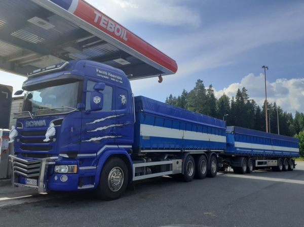 P Haaviston Scania
P Haaviston Scania täysperävaunuyhdistelmä.
Avainsanat: Haavisto Scania ABC Hirvaskangas