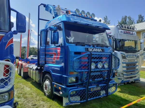 P&J Kotilan Scania 143
P&J Kotila Oy:n Scania 143 puutavara-auto.
Avainsanat: Kotila Scania 143 Runni25