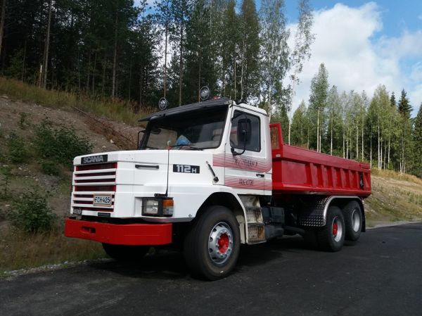 P.K Kumpulaisen Scania T112H
P.K Kumpulaisen Scania T112H sora-auto.
Avainsanat: Kumpulainen Rölli Scania T112H