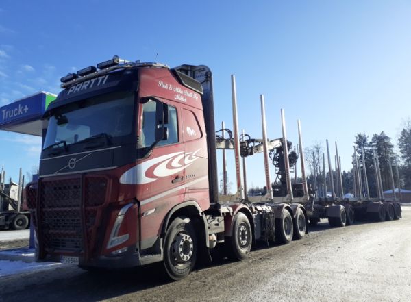 P&M Partin Volvo FH500
P&M Partti Ky:n Volvo FH500 puutavarayhdistelmä.
Avainsanat: Partti Volvo FH500 Neste