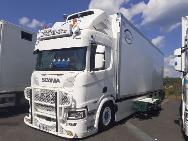 P Tuomasen Scania
P Tuomanen Oy:n Scania rahtiauto.
Avainsanat: Tuomanen Peltola Scania Himos25