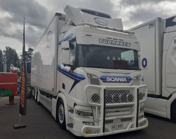 Klikkaa kuvaa nähdäksesi se täysikokoisena
==============
P Tuomasen Scania
P Tuomanen Oy:n Scania rahtiauto.
Avainsanat: Tuomanen Peltola Scania Himos26 P Tuomasen Scania
P Tuomanen Oy:n Scania rahtiauto.
Avainsanat: Tuomanen Peltola Scania Himos26