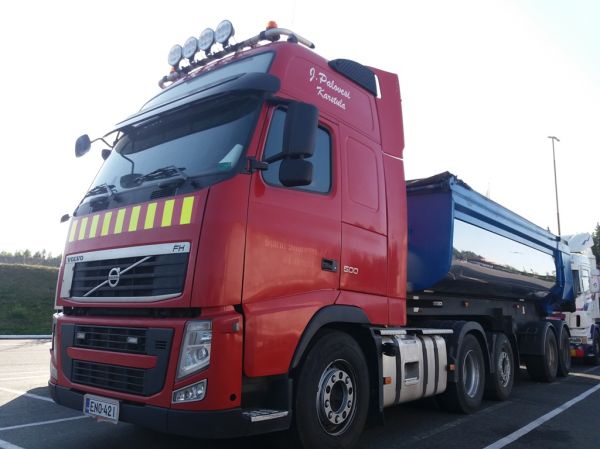 J Paloveden Volvo FH500
J Paloveden Volvo FH500 sorapuolikas.
Avainsanat: Palovesi Volvo FH500 ABC Hirvaskangas