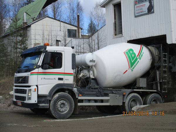 J Parantaisen Volvo FM9
J Parantaisen Volvo FM9 betoniauto.
Avainsanat: Parantainen Volvo FM9