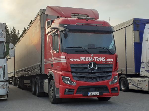 Peura-Transin MB 2653 Actros F
Peura-Trans Oy:n MB 2653 Actros F hct-yhdistelmä.
Avainsanat: Peura-Trans MB 2653 ActrosF ABC Hirvaskangas Hct