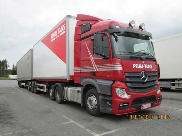 Peura-Transin MB 2551 Actros
Peura-Trans Oy:n MB 2551 Actros b-juna.
Avainsanat: Peura-Trans MB 2551 Actros ABC Hirvaskangas B-juna