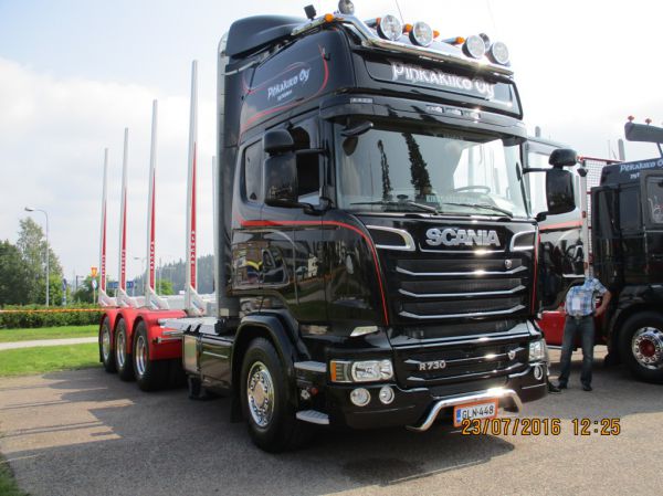 Pihkakiidon Scania R730 
Pihkakiito Oy:n Scania R730 puutavara-auto.
Avainsanat: Pihkakiito Scania R730 Viitasaari16