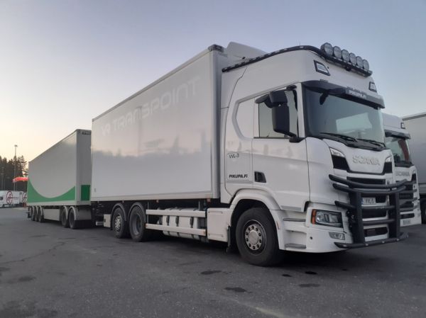 Klikkaa kuvaa nähdäksesi se täysikokoisena
==============
Pirkanmaan Kuljetuspalvelun Scania
Pirkanmaan Kuljetuspalvelu Oy:n Scania täysperävaunuyhdistelmä.
Avainsanat: Pikupa Scania ABC Hirvaskangas Pirkanmaan Kuljetuspalvelun Scania
Pirkanmaan Kuljetuspalvelu Oy:n Scania täysperävaunuyhdistelmä.
Avainsanat: Pikupa Scania ABC Hirvaskangas