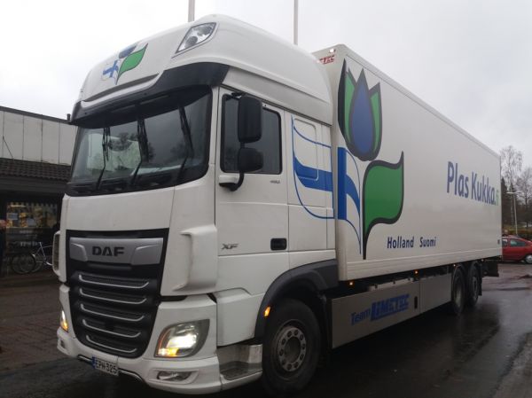 Plas Kukan DAF XF450
Plas Kukan DAF XF450 jakeluauto.
Avainsanat: Plas Kukka DAF XF450