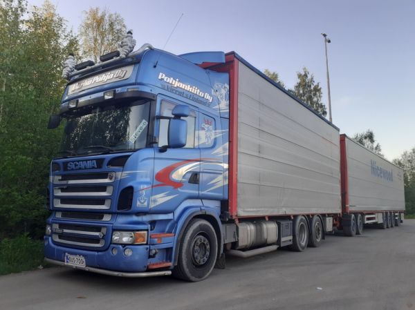 Pohjankiidon Scania R620
Pohjankiito Oy:n Scania R620 täysperävaunuyhdistelmä.
Avainsanat: Pohja Pohjankiito Scania R620 ABC Hirvaskangas Steve-O