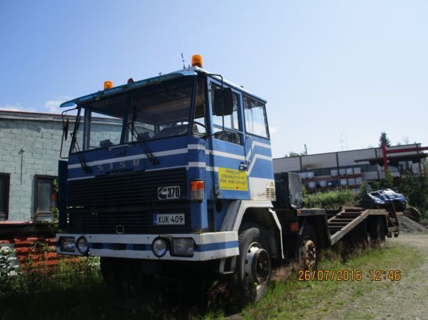 Pohjolan Linjahuollon Sisu M162
Pohjolan Linjahuolto Oy:n Sisu M162 "Nakkikoppi" koneenkuljetusauto.
Avainsanat: Pohjolan Linjahuolto Sisu M162 Nakkikoppi