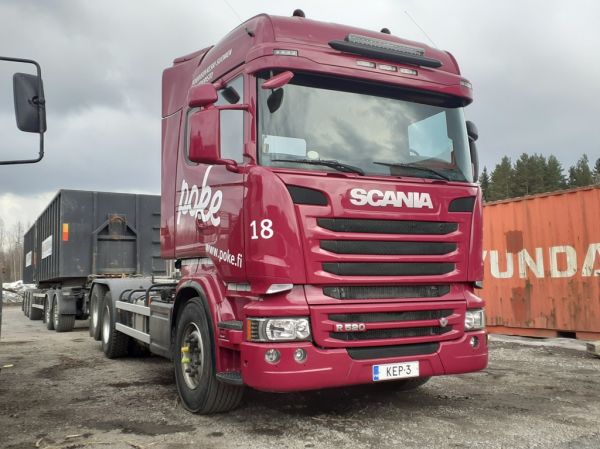Poken Scania R520
Pohjoisen Keski-Suomen ammattiopiston Scania R520 täysperävaunuyhdistelmä.
Avainsanat: Poke Scania R520 Hirvaskangas 18