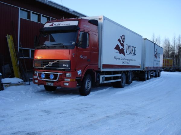 Poken Volvo FH16
Pohjoisen Keski-Suomen Oppimiskeskuksen Logistiikkapuolen Volvo FH16 täysperävaunuyhdistelmä.
Avainsanat: Poke Volvo FH16 7