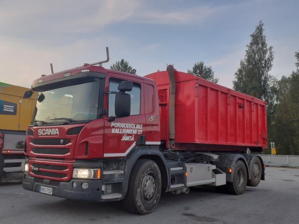 Porakaivoliike Kallioniemen ScaniaP410
Porakaivoliike Kallioniemi Oy:n Scania P410 koukkulava-auto.
Avainsanat: Kallioniemi Scania P410