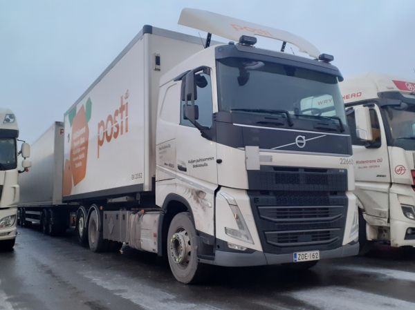 Posti Kuljetuksen Volvo FH460
Posti Kuljetus Oy:n Volvo FH460 täysperävaunuyhdistelmä.
Avainsanat: Posti Volvo FH500 ABC Hirvaskangas 226603