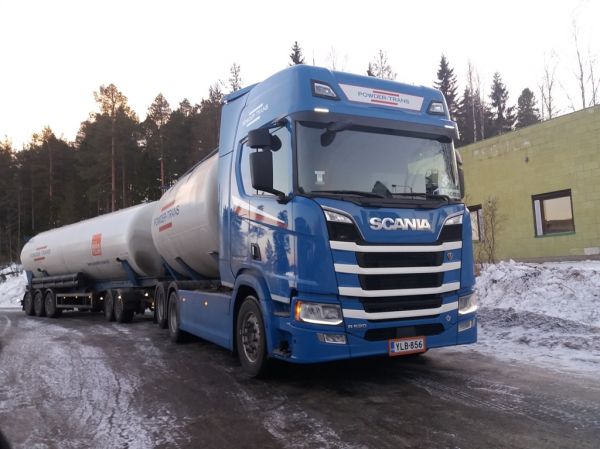 Powder-Transin Scania R520
Powder-Transin Scania R520 säiliöyhdistelmä.
Avainsanat: Powder-Trans Scania R520 40060 Joonas