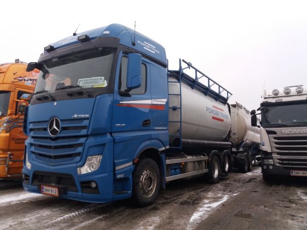 Powder-Transin MB 2648 Actros 
Powder-Transin MB 2648 Actros säiliöyhdistelmä.
Avainsanat: Powder-Trans MB 2648 Actros ABC Hirvaskangas 40167 Väiski