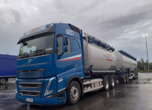 Powder-Transin Volvo FH460
Powder-Transin Volvo FH460 säiliöyhdistelmä.
Avainsanat: Powder-Trans Volvo FH460 ABC Hirvaskangas 40177