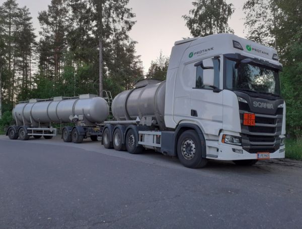 Protankin Scania R540
Protank Oy Ab:n Scania R540 säiliöyhdistelmä.
Avainsanat: Protank Scania R540 Neste