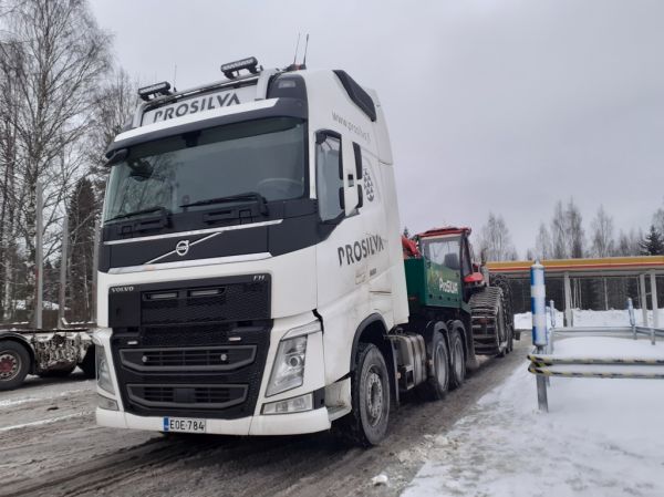 Prosilvan Volvo FH500
Prosilvan Volvo FH500 lavettiyhdistelmä.
Avainsanat: Prosilva Volvo FH500 Shell Hirvaskangas