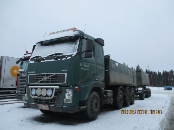 U Puputin Volvo FH12
U Puputin Volvo FH12 sorayhdistelmä.
Avainsanat: Puputti Volvo FH12 ABC Hirvaskangas