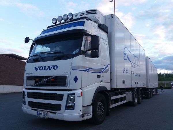 RA-Transin Volvo FH480
RA-Trans Oy:n Volvo FH480 täysperävaunuyhdistelmä.
Avainsanat: RA-Trans Volvo FH480 ABC Hirvaskangas