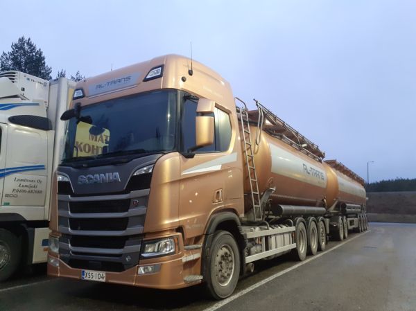 Klikkaa kuvaa nähdäksesi se täysikokoisena
==============
RL-Transin Scania R500
Oy RL-Trans Ab:n Scania R500 säiliöyhdistelmä.
Avainsanat: RL-Trans Scania R500 ST1 Hirvaskangas 55068 RL-Transin Scania R500
Oy RL-Trans Ab:n Scania R500 säiliöyhdistelmä.
Avainsanat: RL-Trans Scania R500 ST1 Hirvaskangas 55068