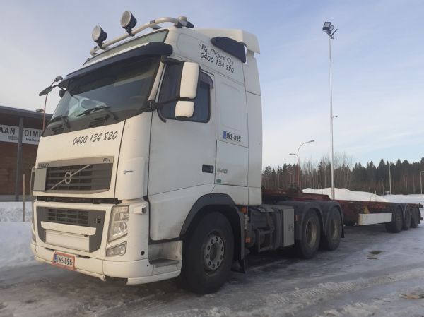 RT Nordin Volvo FH540 
RT Nordin Volvo FH540 puoliperävaunuyhdistelmä.
Avainsanat: RT-Nord Volvo FH540 Hirvaskangas