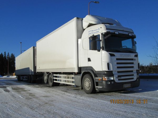 RT Nousiaisen Scania R420 
RT Nousiainen Oy:n Scania R420 täysperävaunuyhdistelmä.
Avainsanat: Nousiainen Scania R420 ABC Hirvaskangas