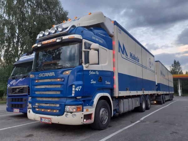 Jolavin Scania R580
R Mäkelän ajossa oleva Jolavi Oy:n Scania R580 täysperävaunuyhdistelmä.
Avainsanat: R-Mäkelä Jolavi Scania R580 Shell Hirvaskangas 47