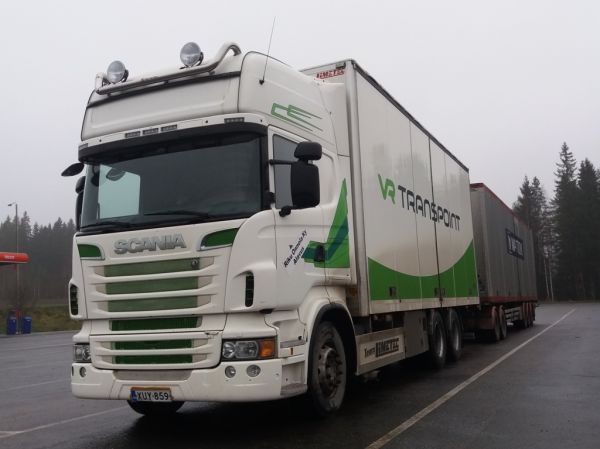 R Onnelan Scania R560
VR Transpointin ajossa oleva R Onnela Ky:n Scania R560 täysperävaunuyhdistelmä.
Avainsanat: Onnela Transpoint Scania R560 ABC Hirvaskangas