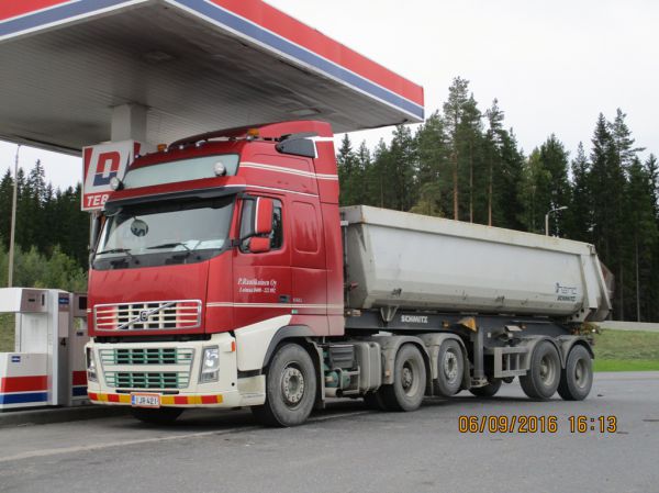 P Raatikaisen Volvo FH550
P Raatikainen Oy:n Volvo FH550 sorapuolikas.
Avainsanat: Raatikainen Volvo FH550 ABC Hirvaskangas