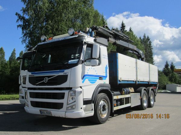 Kuljetusliike Rahikkalan Volvo FM
Kuljetusliike Rahikkala Oy:n nosturilla varustettu Volvo FM.
Avainsanat: Rahikkala Volvo FM Shell Hirvaskangas