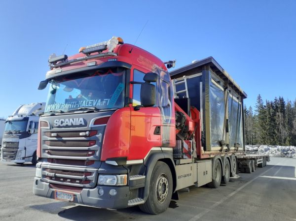 Rahti-Kalevan Scania R520
Rahti-Kaleva Oy:n nosturilla varustettu Scania R520 täysperävaunuyhdistelmä.
Avainsanat: Rahti-Kaleva Scania R520 ABC Hirvaskangas Niäminen