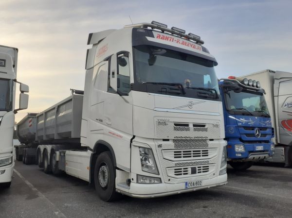 Rahti-Kalevan Volvo FH500
Rahti-Kaleva Oy:n Volvo FH500 täysperävaunuyhdistelmä.
Avainsanat: Rahti-Kaleva Volvo FH500 ABC Hirvaskangas Tellu