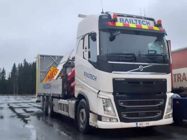 Railtechin Volvo FH
Railtech Oy:n nosturilla varustettu Volvo FH kuorma-auto.
Avainsanat: Railtech Volvo FH ABC Hirvaskangas