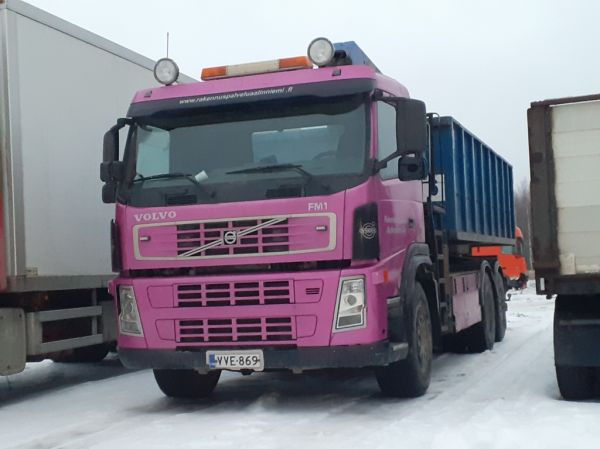 Rakennuspalvelu Aalinniemen Volvo FM12
Rakennuspalvelu Aalinniemi Oy:n Volvo FM12 koukkulava-auto.
Avainsanat: Aalinniemi Volvo FM12 Hirvaskangas