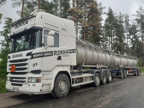 Rekka Groupin Scania R490
Rekka Group Oy:n Scania R490 säiliöyhdistelmä.
Avainsanat: Rekka-Group Scania R490 27