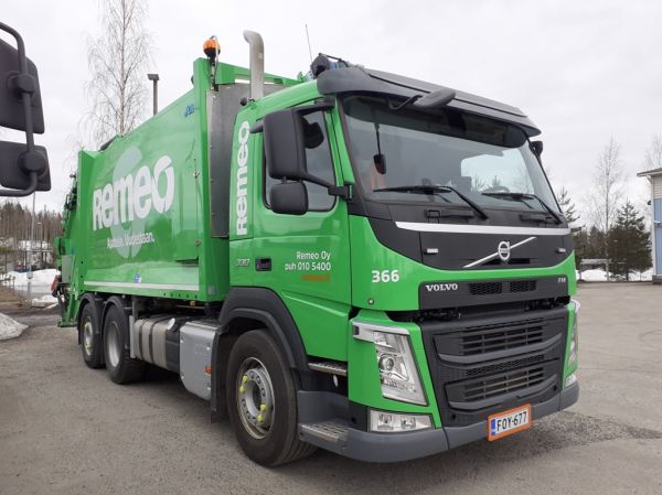 Remeon Volvo FM330
Remeo Oy:n Volvo FM330 jäteauto.
Avainsanat: Remeo Volvo FM330